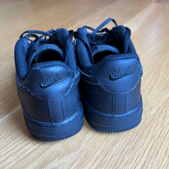 Nike Air Force Ones Solid Black - Picture 6 of 7
